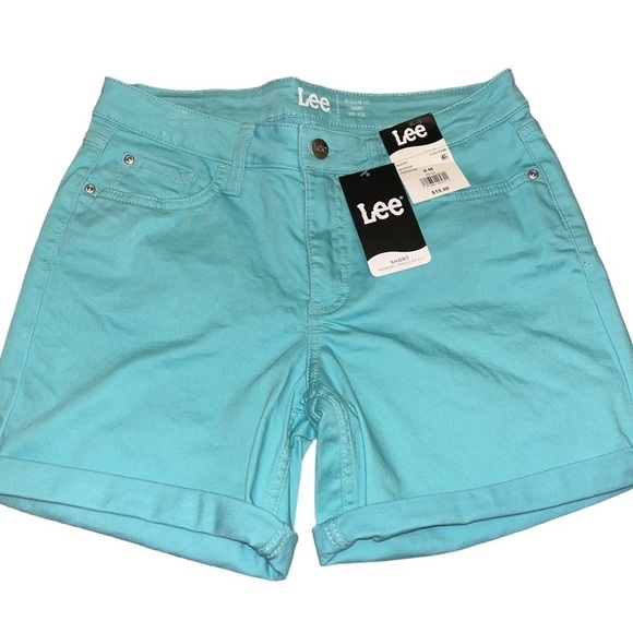 Lee Brand, mid rise shorts with cuffed hem that can be worn up or down, size 6 - Picture 1 of 9